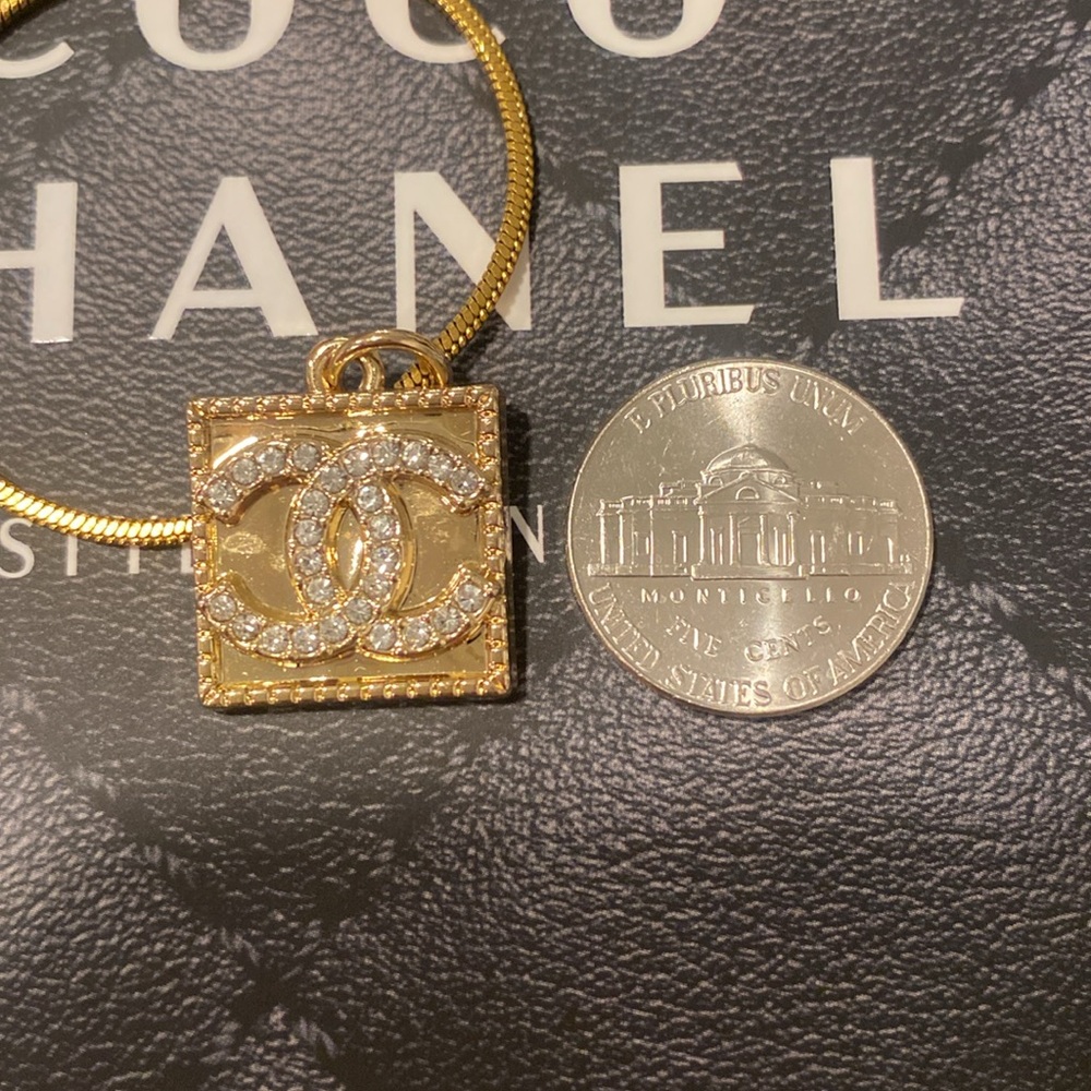 CHANEL stamped Zipper Pull Pendant - Picture 8 of 9